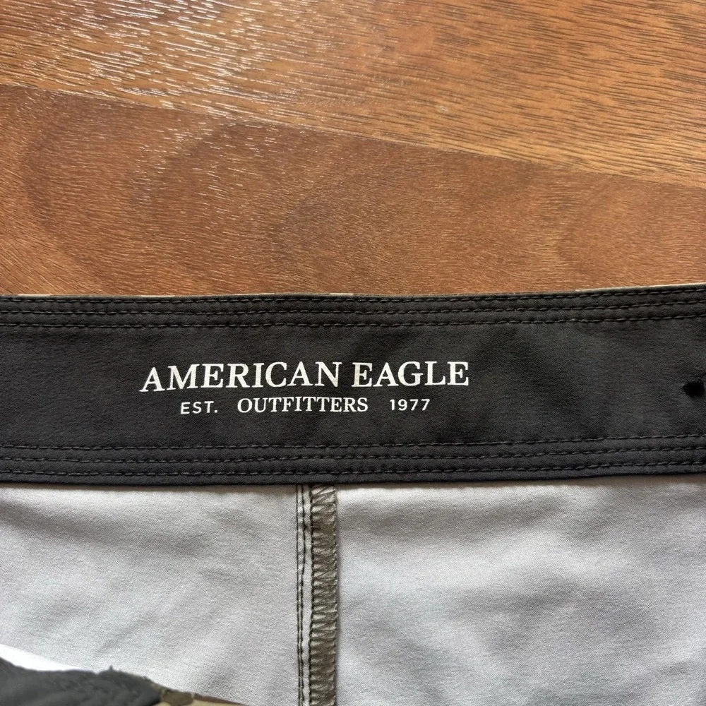 American Eagle Mens Small Green Camo Board Shorts Swim Trunks Lined Cargo Pocket